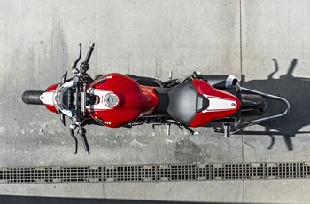 Ducati Monster 1200 R 2017 - Bild 60 Ducati Monster 1200 R 2017 - Bild 60
